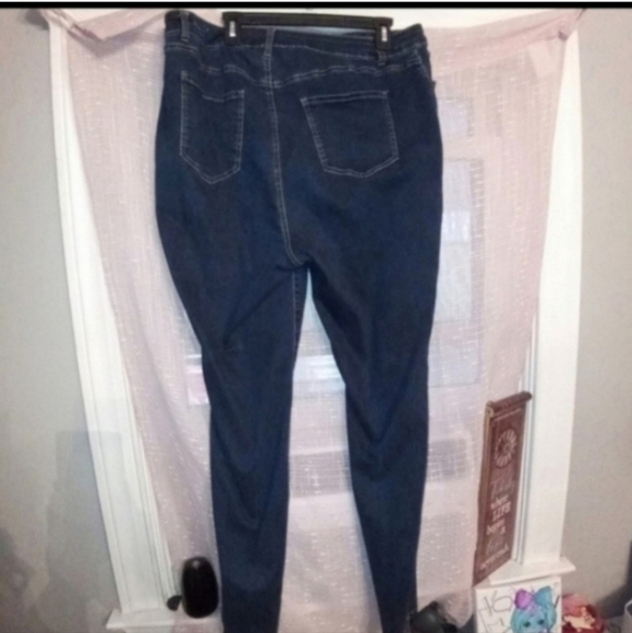 ❄️❄️ Like new Fashion to figure size 20 skinny jeans - Picture 3 of 3